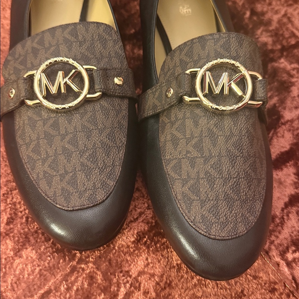 Michael Kors Black and Brown Signature Loafers - Picture 2 of 8